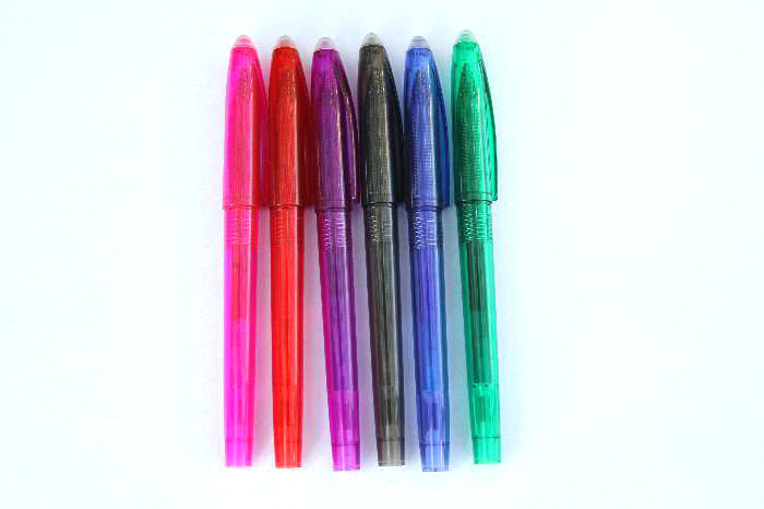 Niestandardowe logo 20 kolorów Wymazywalne długopisy żelowe 0,5 mm / 0,7 mm z końcówką do kradzieży Allow